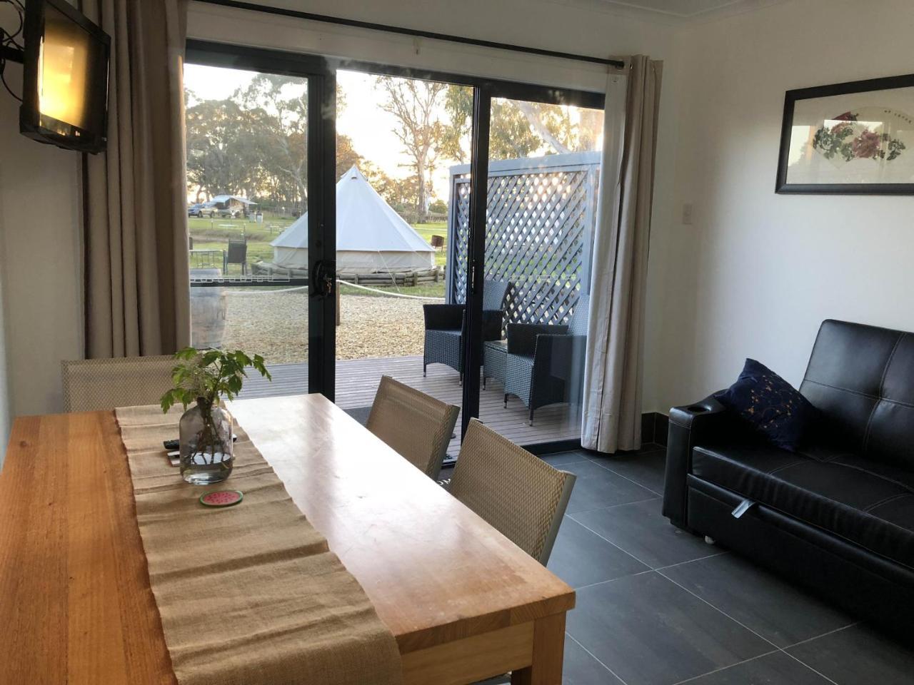 Coonawarra Ensuite Unit D ภายนอก รูปภาพ